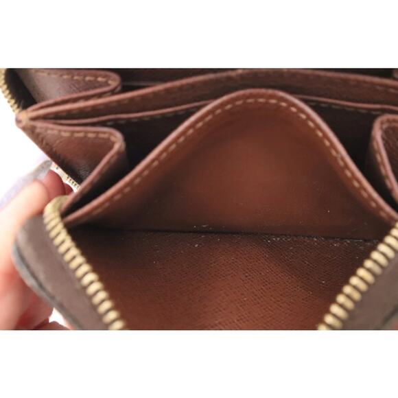 Louis Vuitton Compact Zippy Wallet in Monogram Canvas Authentic Dust Bag, Box - Picture 9 of 12